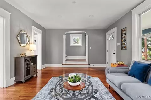 Entry Way - 3232 Cliff Ave, Richmond, VA 23222 photo 3 of 4