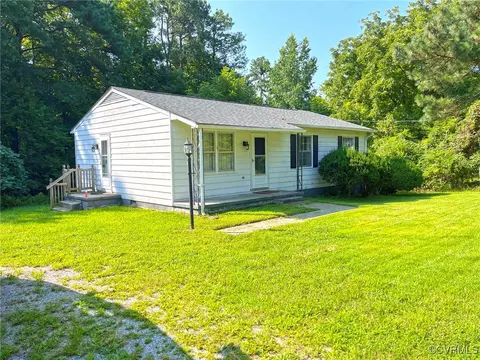 819 Second St Ext, Crewe, VA 23930