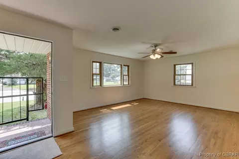 1421 Todds Ln, Hampton, VA 23666 photo 7