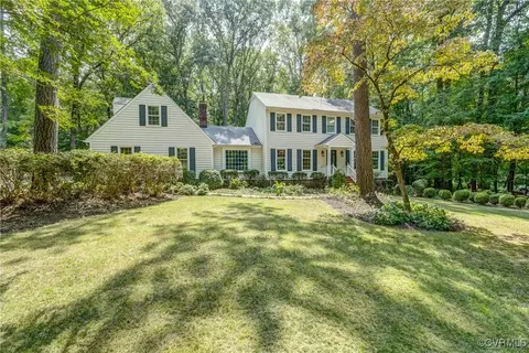 11821 Young Manor Dr, Midlothian, VA 23113
