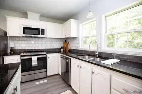 Kitchen - 2800 Springfield Rd, Meherrin, VA 23954 photo 6 of 7