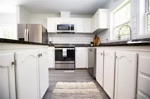 Kitchen - 2800 Springfield Rd, Meherrin, VA 23954 photo 3 of 7