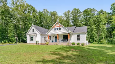32 Julienne Ct, Louisa, VA 23093