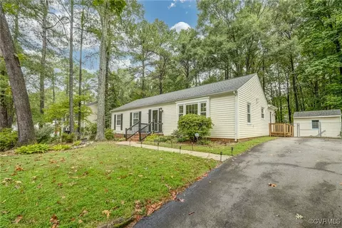 2811 Mcmanaway Dr, Midlothian, VA 23112
