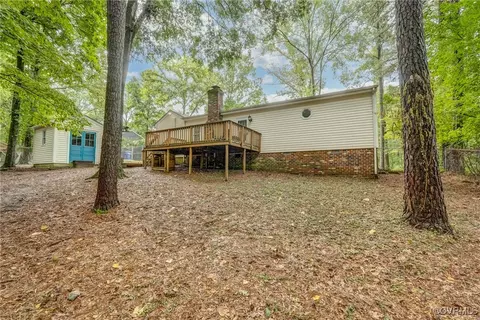 Exterior - 2811 Mcmanaway Dr, Midlothian, VA 23112 photo 2 of 5