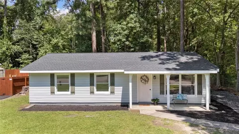 307 Lakewood Dr, Petersburg, VA 23805