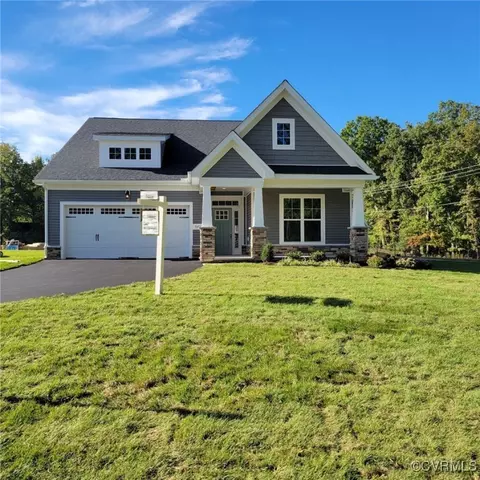 5161 Staveley Rd, Chester, VA 23831