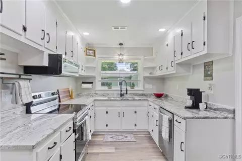 20 Atkins Ln, Newport News, VA 23602