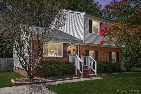 116 Tazewell Rd, Newport News, VA 23608