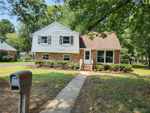 1620 Charrington Dr, Midlothian, VA 23113 photo 2