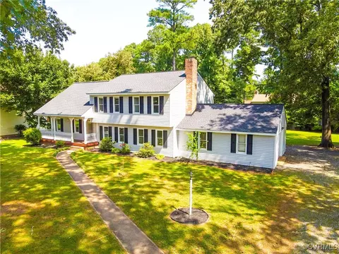 5612 Buxton Ct, Chester, VA 23831