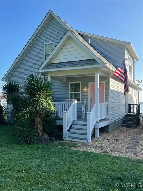 137 Riverside Dr, Center Cross, VA 22437