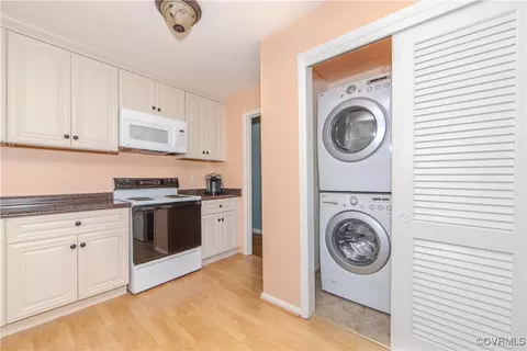 2087 Ditchley Rd, Kilmarnock, VA 22482