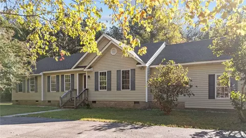 717 Reams Rd, Petersburg, VA 23805