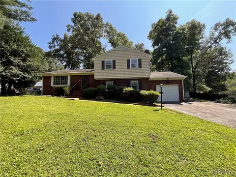 305 Rollingview Dr, Sandston, VA 23150