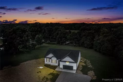 343 Lagrange Ave, Kilmarnock, VA 22482
