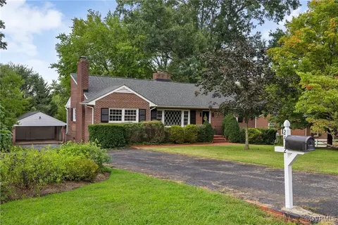 2412 Pineway Dr, Richmond, VA 23225