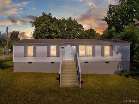 602 Mecklenburg Ave, Victoria, VA 23974