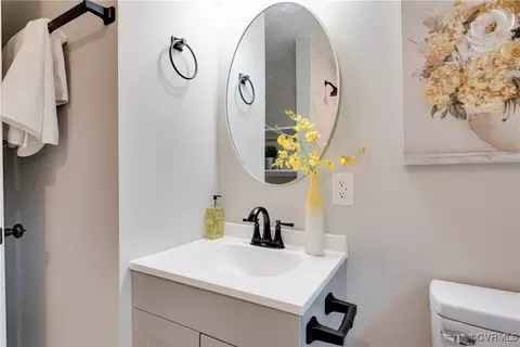 Bath - 2301 Arcadia Ave, Chester, VA 23831 photo 4 of 4