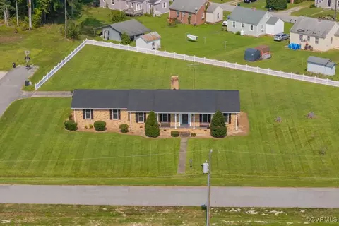 View/Area - 300 Pine St, Jarratt, VA 23867 photo 6 of 9