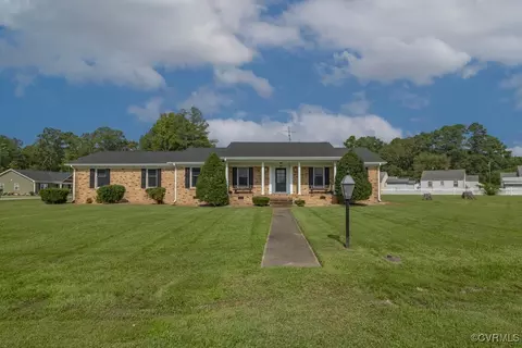Exterior - 300 Pine St, Jarratt, VA 23867 photo 4 of 5