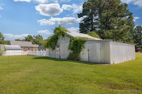 Exterior - 300 Pine St, Jarratt, VA 23867 photo 3 of 5