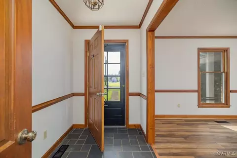 Entry Way - 300 Pine St, Jarratt, VA 23867 photo 1 of 1