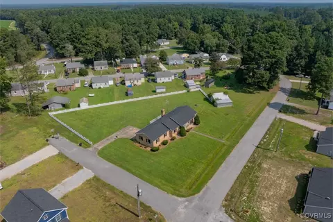 View/Area - 300 Pine St, Jarratt, VA 23867 photo 2 of 9
