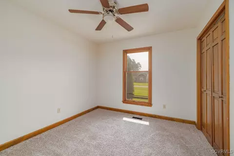 Bedroom - 300 Pine St, Jarratt, VA 23867 photo 1 of 5