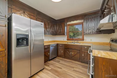 Kitchen - 300 Pine St, Jarratt, VA 23867 photo 1 of 3
