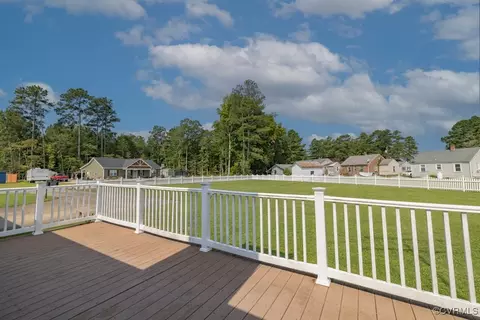 Exterior - 300 Pine St, Jarratt, VA 23867 photo 2 of 5