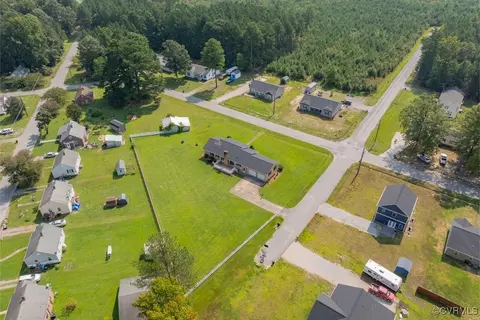 View/Area - 300 Pine St, Jarratt, VA 23867 photo 8 of 9