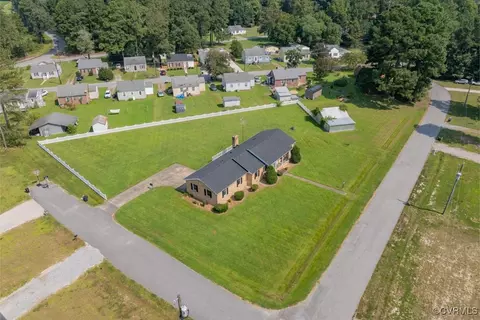 View/Area - 300 Pine St, Jarratt, VA 23867 photo 3 of 9