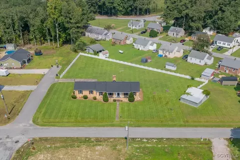 View/Area - 300 Pine St, Jarratt, VA 23867 photo 4 of 9