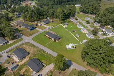 View/Area - 300 Pine St, Jarratt, VA 23867 photo 7 of 9