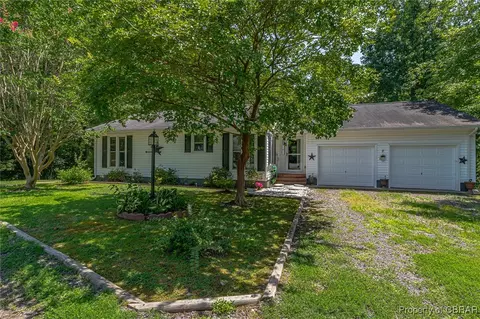 122 Old Glebe Pt, Burgess, VA 22432