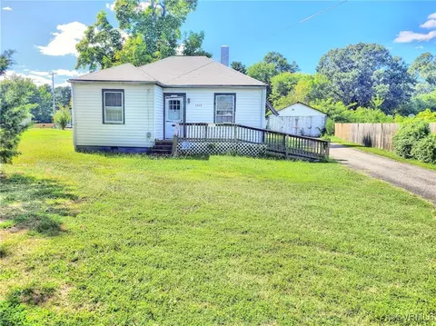 1030 Woodstock Rd, Richmond, VA 23224