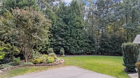 Exterior - 2951 Summerhurst Dr, Midlothian, VA 23113 photo 6 of 11