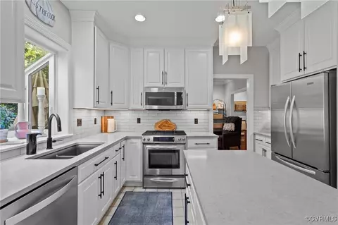 Kitchen - 2951 Summerhurst Dr, Midlothian, VA 23113 photo 3 of 4