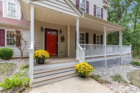 Exterior - 3105 Mill Trace Ln, Sandy Hook, VA 23153 photo 5 of 17
