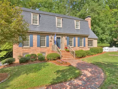 118 Tudor Rd, Colonial Heights, VA 23834