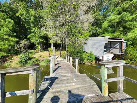 7588 Ware Neck Rd, Gloucester, VA 23061 photo 4