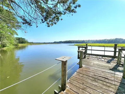 7588 Ware Neck Rd, Gloucester, VA 23061 photo 5
