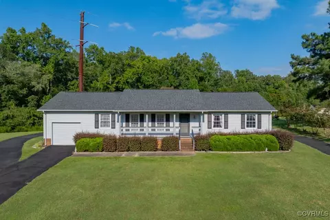 402 Cifers Ln, Emporia, VA 23847