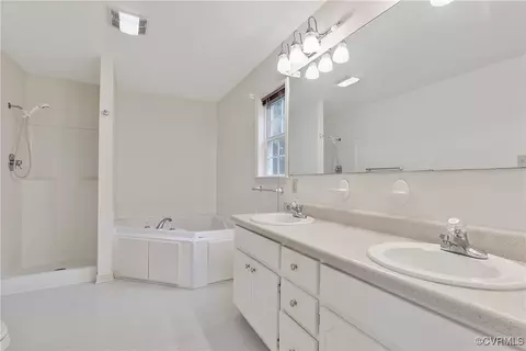 Bath - 10044 Amber Dr, Sutherland, VA 23885 photo 1 of 2