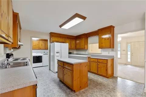 Kitchen - 10044 Amber Dr, Sutherland, VA 23885 photo 3 of 5