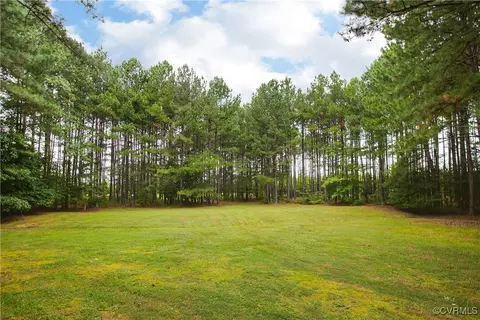 Exterior - 10044 Amber Dr, Sutherland, VA 23885 photo 5 of 8