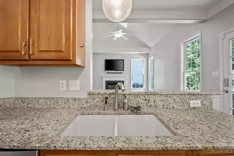 5519 Foxvale Ct, Midlothian, VA 23112 photo 19