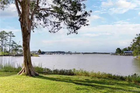 3055 Mill Point Rd, Hayes, VA 23072