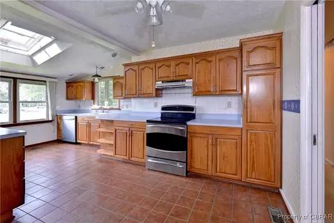 3055 Mill Point Rd, Hayes, VA 23072 photo 22
